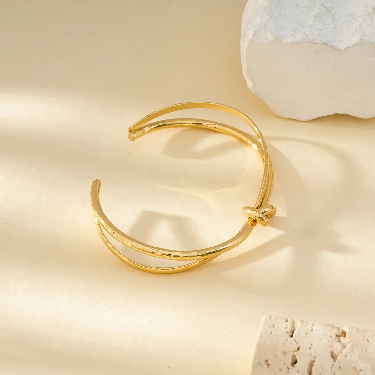 Bracelet Doré Jonc Avec Nœud Simple