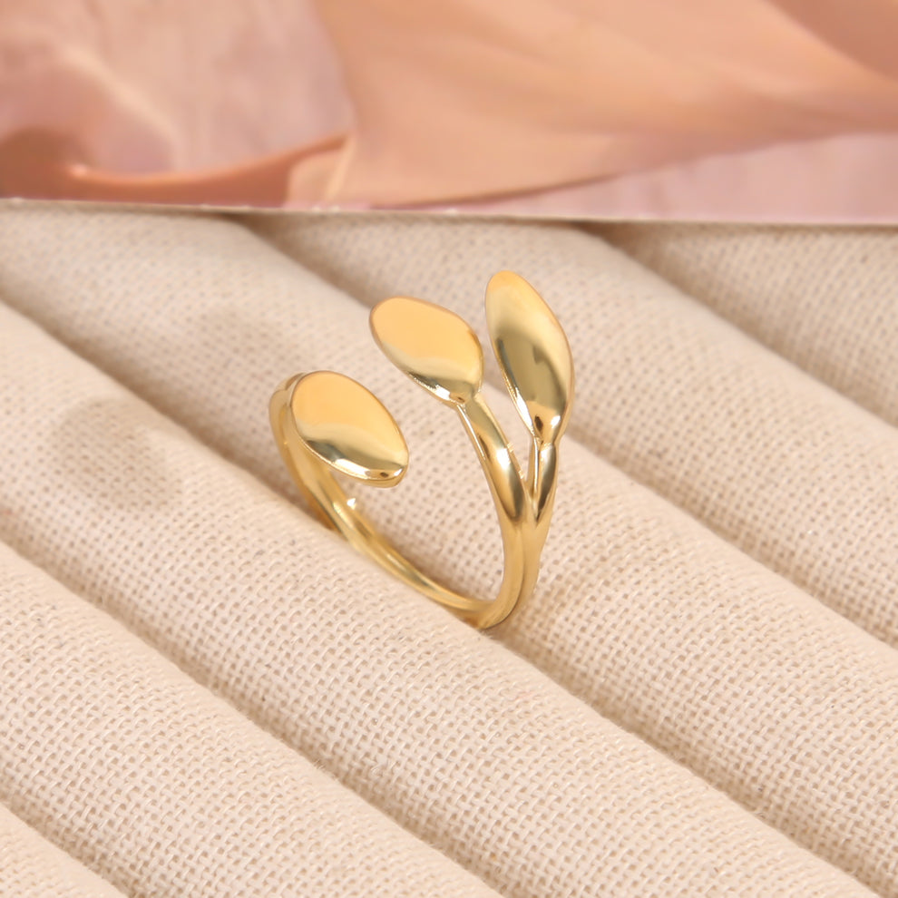 Bague Dorée Ouverte Trois Gouttes Fluides