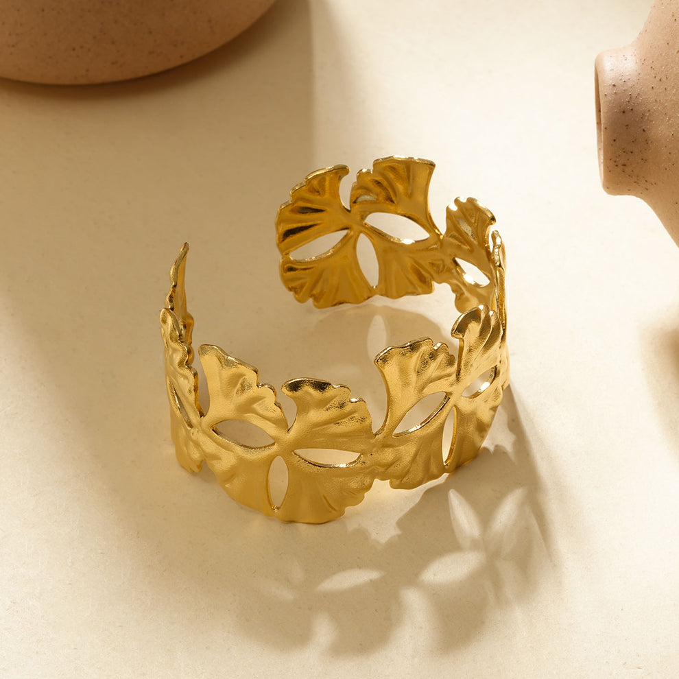 Bracelet Ajustable Doré Manchette Ouverte Matte Feuilles De Ginkgo