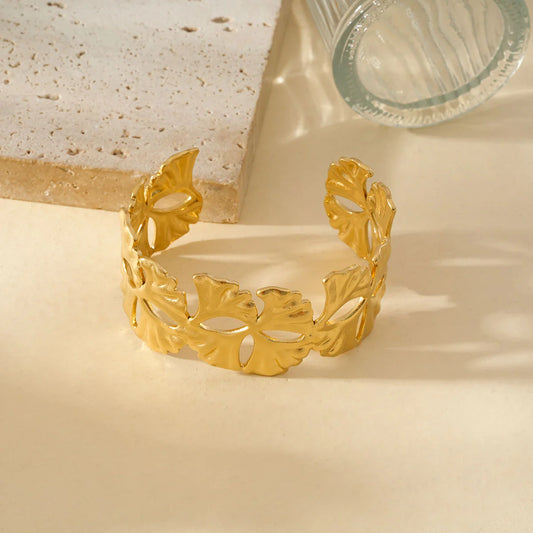 Bracelet Doré Manchette Ouverte Matte Feuilles De Ginkgo